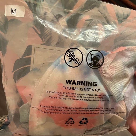 3 Piece Bikini from SHEIN!*still new and packaged*ihad accidentally ordered 2! - Picture 3 of 4